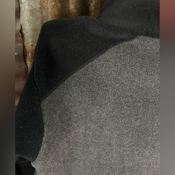 Columbia Fleece Snap Pullover- Gray & Black-Size Large - Picture 7 of 8